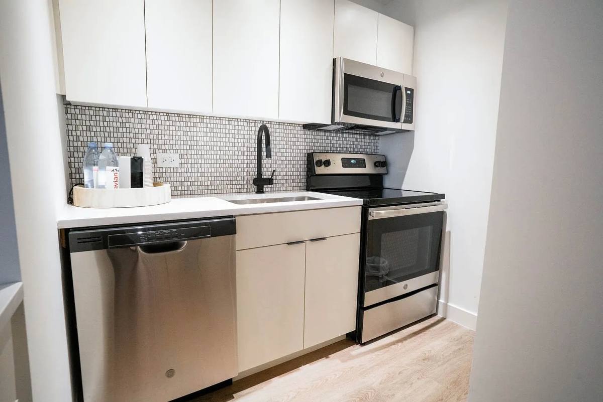 Apartment for rent at 21 E Chestnut St, Chicago, IL 60611
