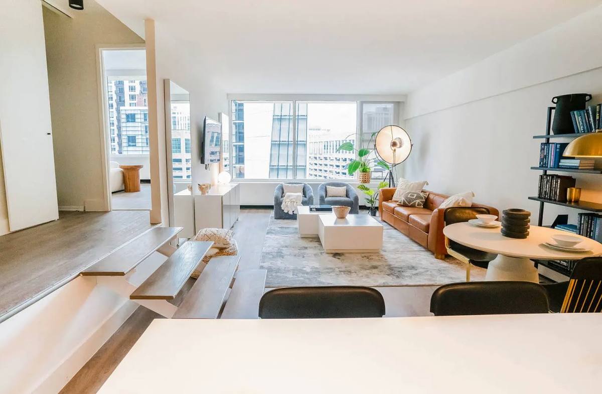 Apartment for rent at 21 E Chestnut St, Chicago, IL 60611