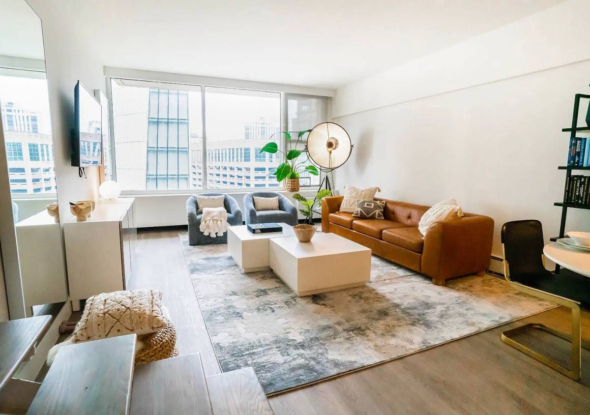 Apartment for rent at 21 E Chestnut St, Chicago, IL 60611