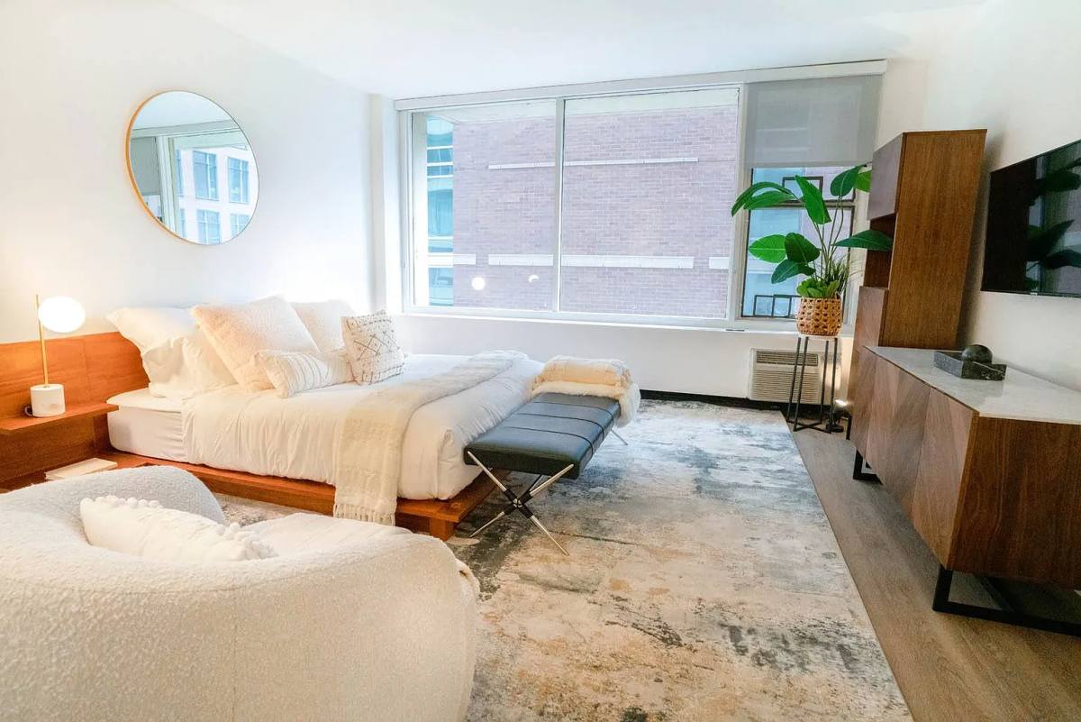 Apartment for rent at 21 E Chestnut St, Chicago, IL 60611