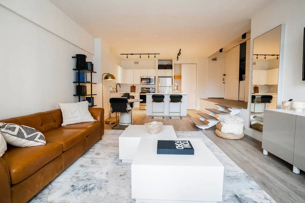 Apartment for rent at 21 E Chestnut St, Chicago, IL 60611