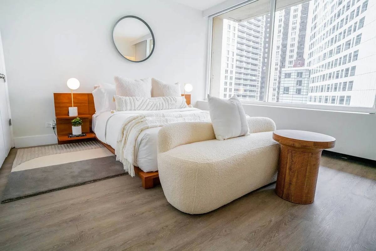 Apartment for rent at 21 E Chestnut St, Chicago, IL 60611