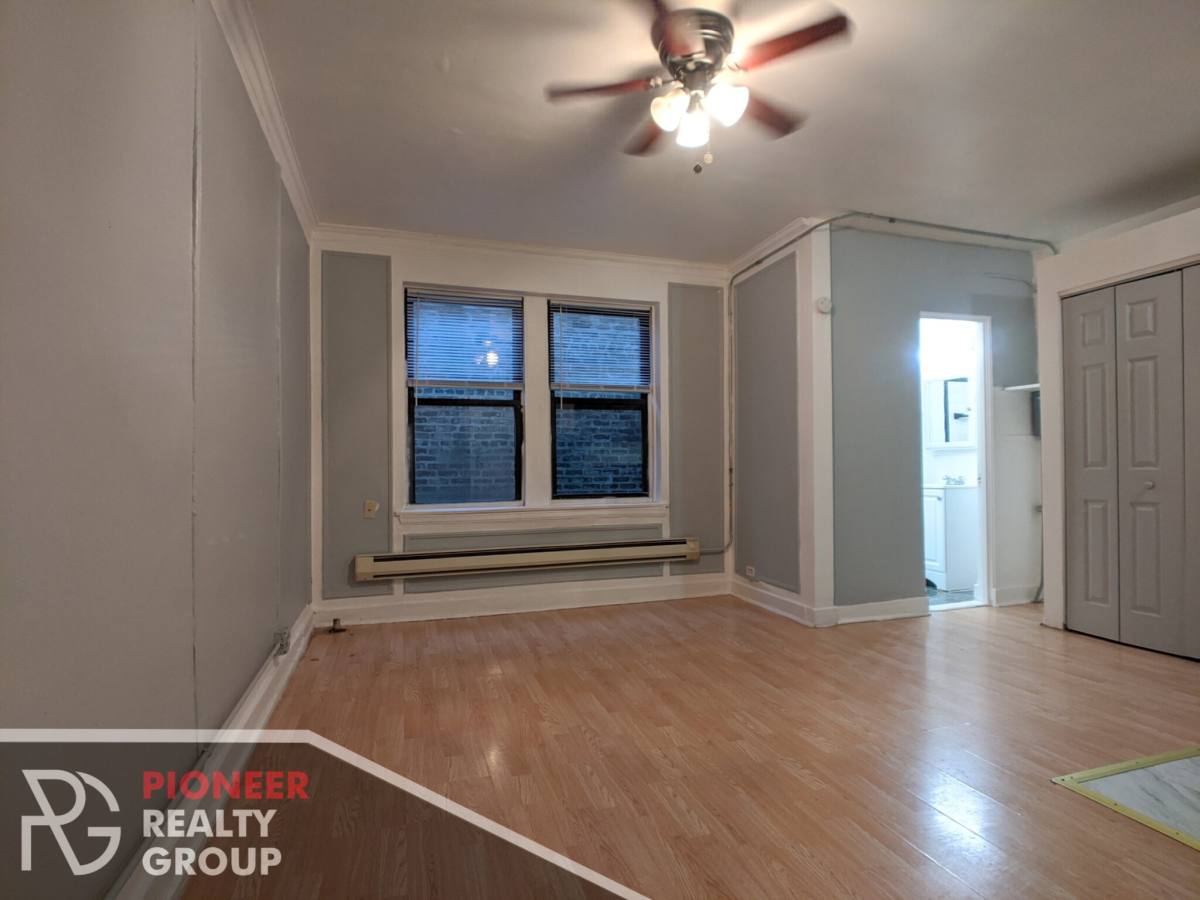 Apartment for rent at 4735 N Beacon, Chicago, IL 60640
