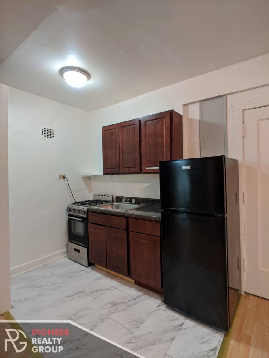Apartment for rent at 4735 N Beacon, Chicago, IL 60640