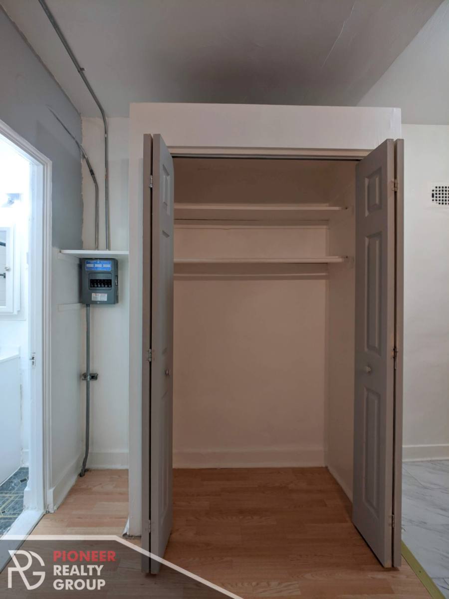 Apartment for rent at 4735 N Beacon, Chicago, IL 60640