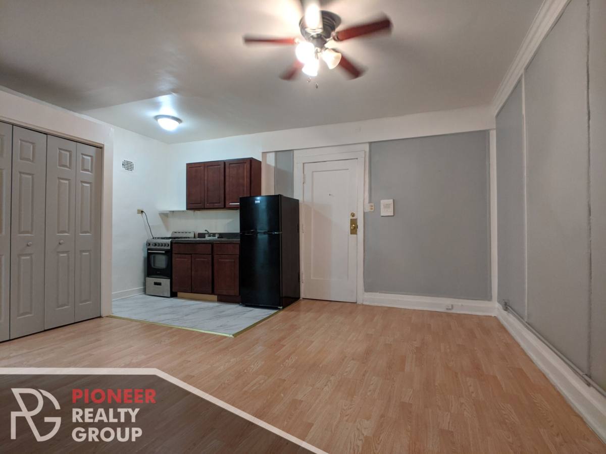 Apartment for rent at 4735 N Beacon, Chicago, IL 60640