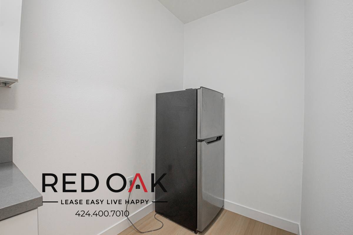 Condo for rent at 719 N Heliotrope Dr #307, Los Angeles, CA 90029