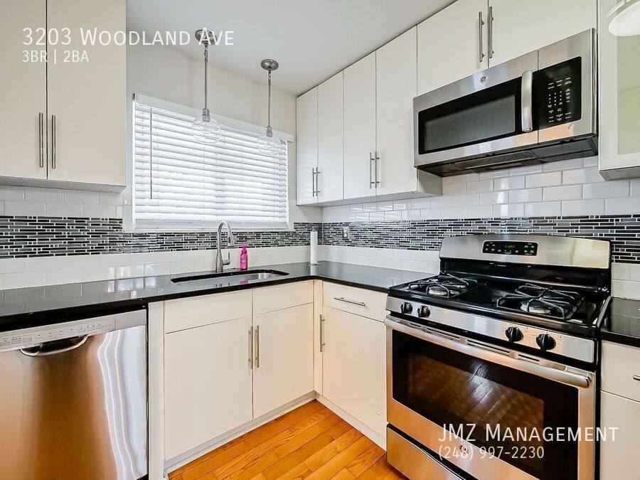 House for rent at 3203 Woodland Ave, Royal Oak, MI 48073