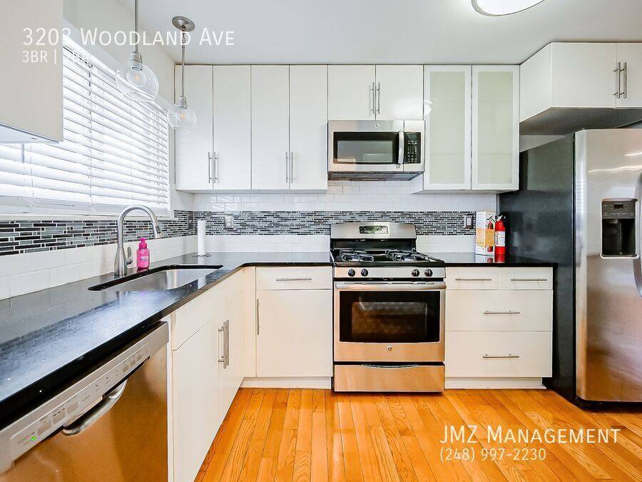 House for rent at 3203 Woodland Ave, Royal Oak, MI 48073