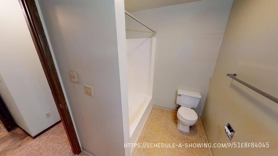 405 E Park #43, Marquette, MI 49855 - Apartment for Rent - Image 3