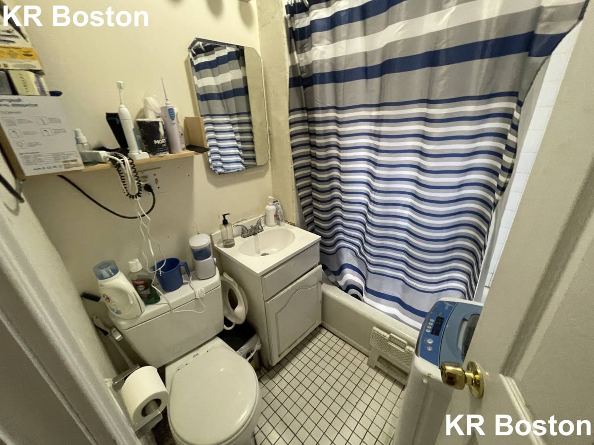 Apartment for rent at 1148 Commonwealth Ave #14, Allston, MA 02134