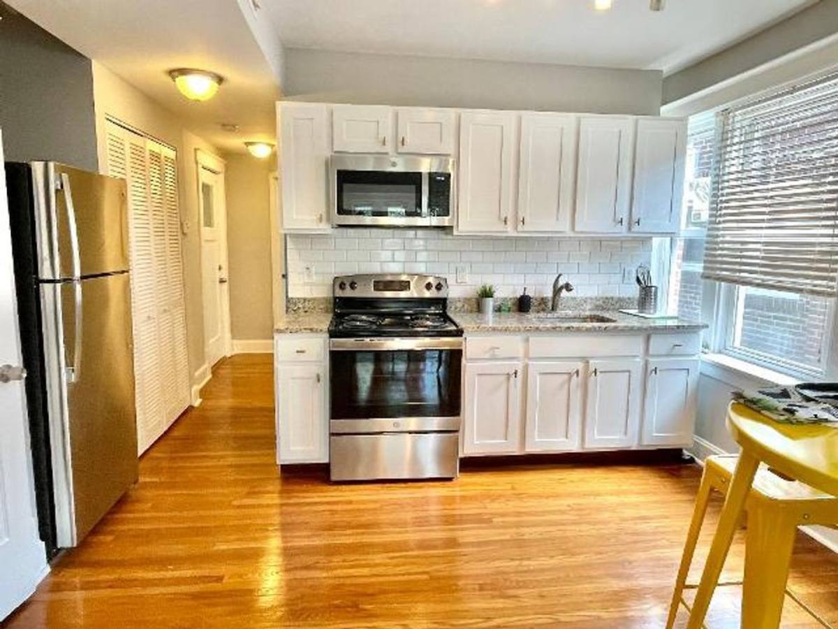 Apartment for rent at 4557 Flad Ave #2E, Saint Louis, MO 63110