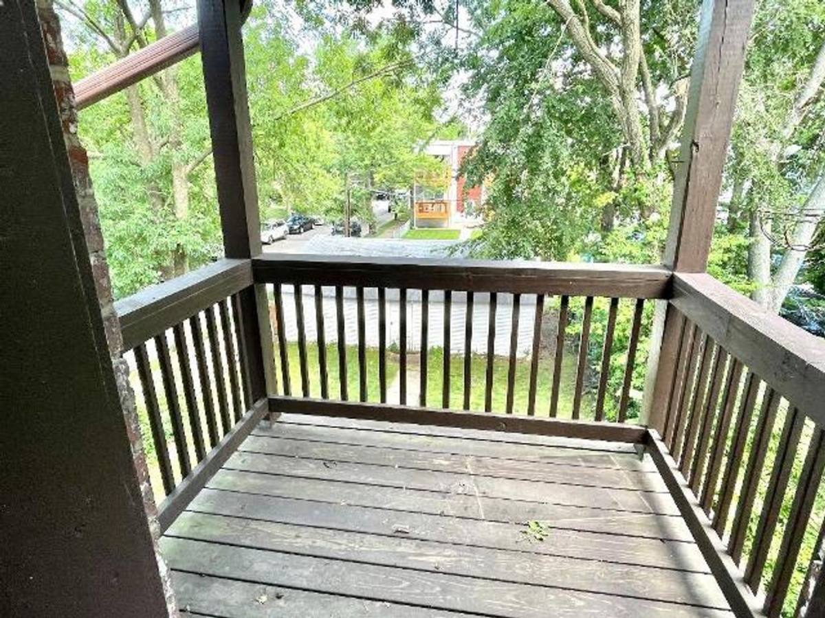 Apartment for rent at 4557 Flad Ave #2E, Saint Louis, MO 63110