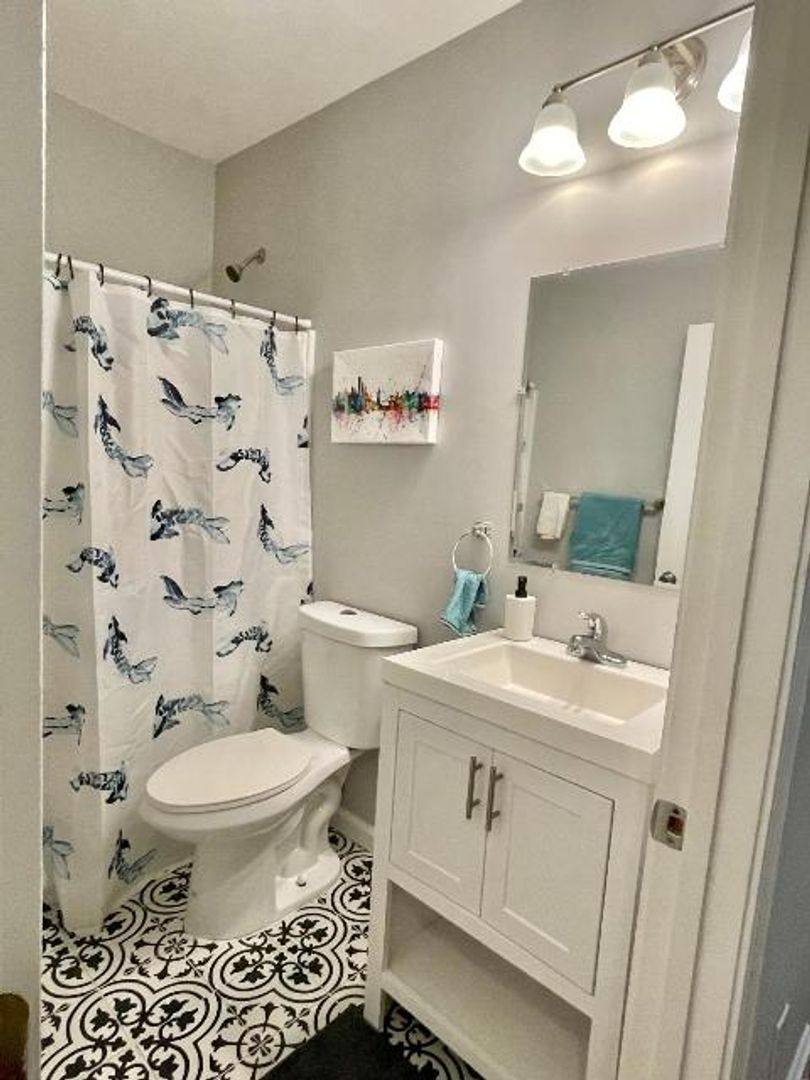 Apartment for rent at 4557 Flad Ave #2E, Saint Louis, MO 63110