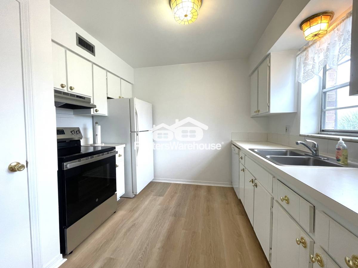 Condo for rent at 1130 Rue Des Chateaux #2A, Saint Petersburg, FL 33707