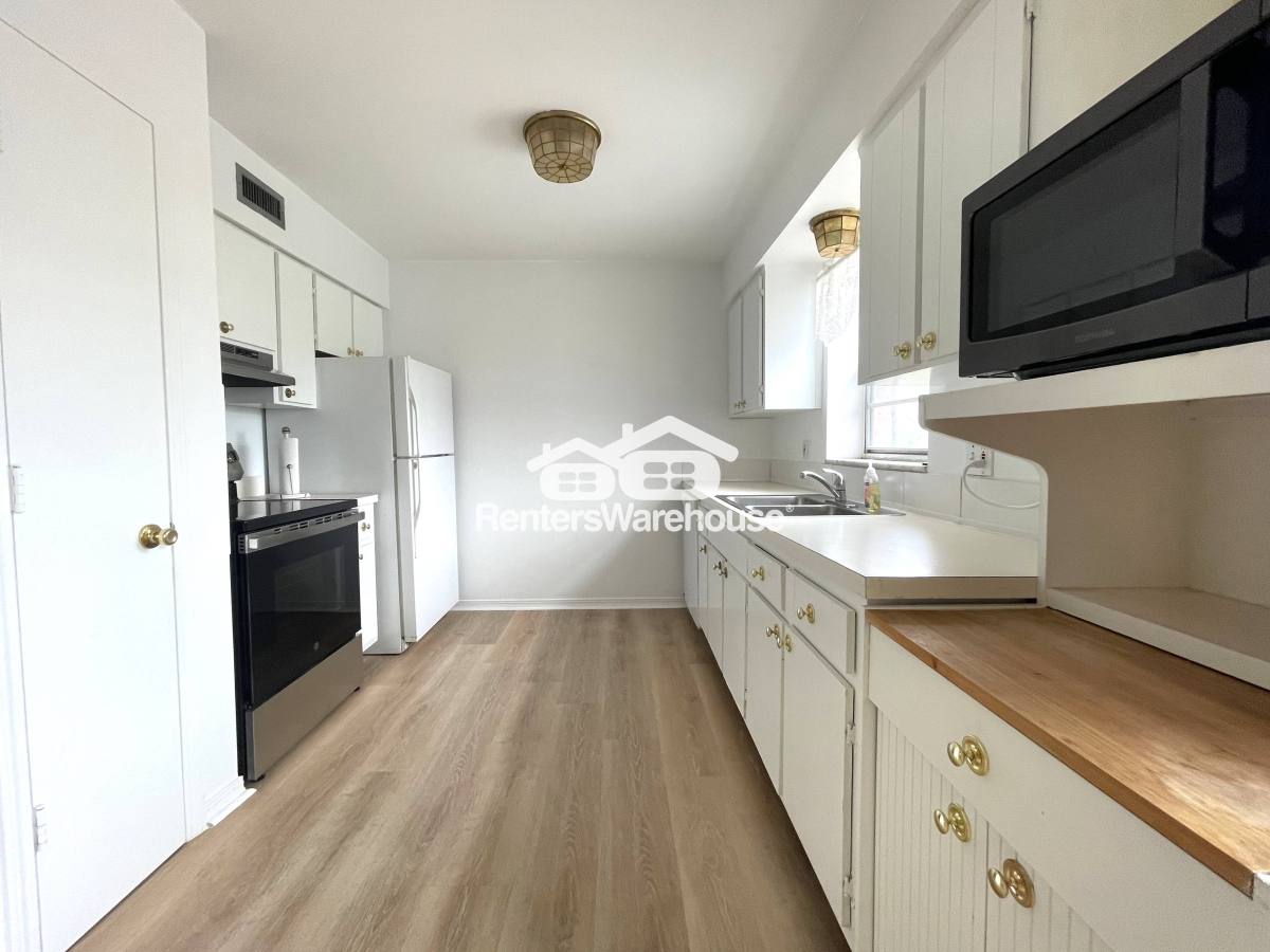Condo for rent at 1130 Rue Des Chateaux #2A, Saint Petersburg, FL 33707