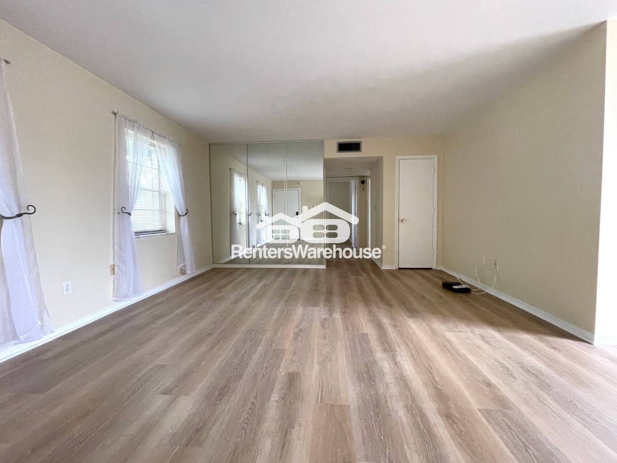 Condo for rent at 1130 Rue Des Chateaux #2A, Saint Petersburg, FL 33707