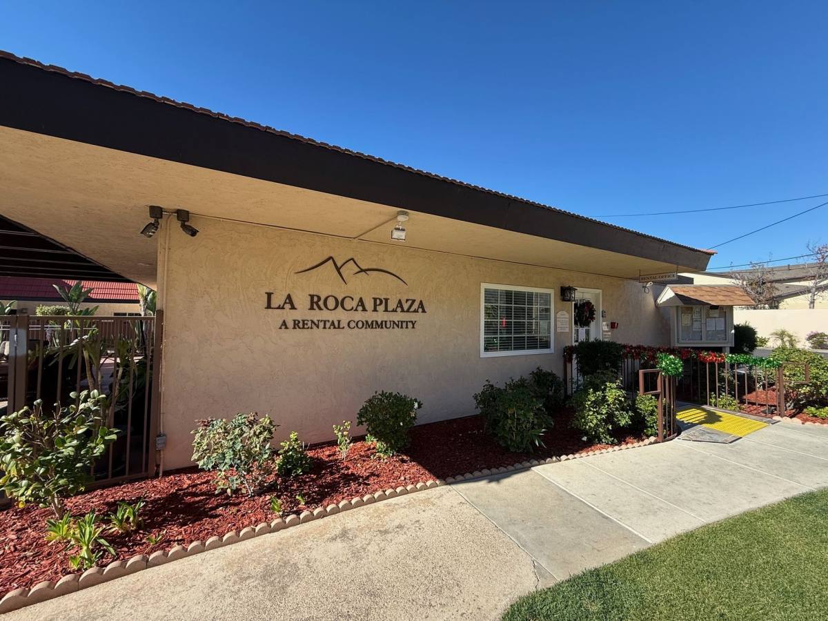 Townhouse for rent at 10032 N Magnolia Ave, Santee, CA 92071