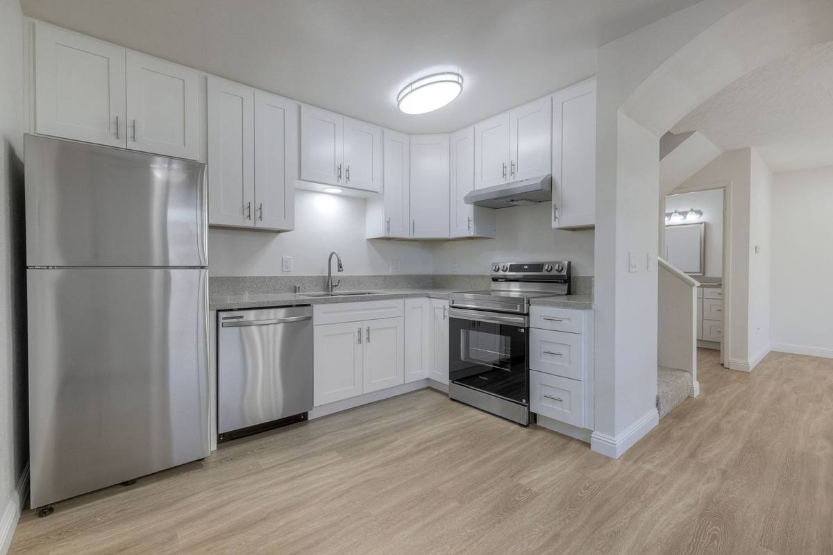 Townhouse for rent at 10032 N Magnolia Ave, Santee, CA 92071