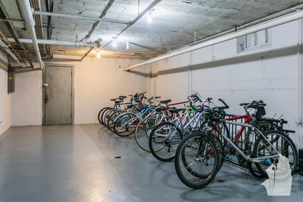 Apartment for rent at 511 W Belmont Ave, Chicago, IL 60657