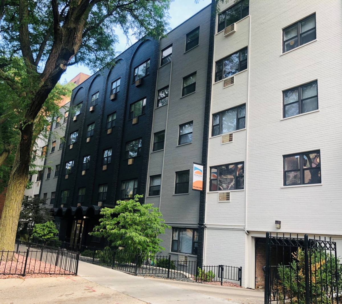 Apartment for rent at 525 W Oakdale Ave, Chicago, IL 60657