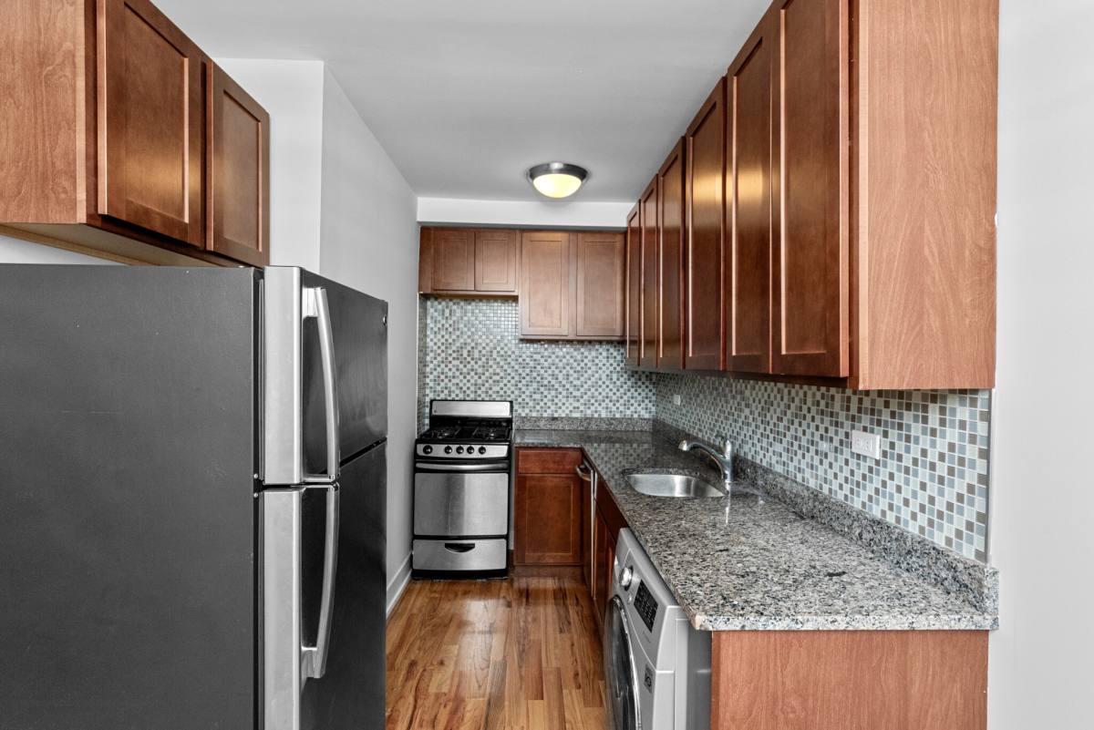 Apartment for rent at 550 W Arlington Place #804, Chicago, IL 60614