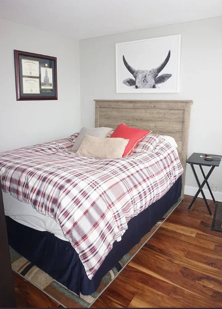 Apartment for rent at 1360 N Sandburg Terrace, Chicago, IL 60610