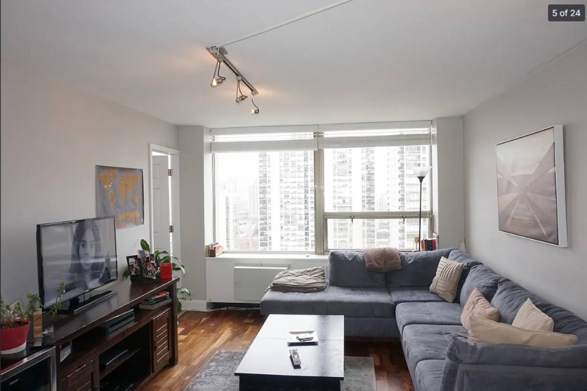Apartment for rent at 1360 N Sandburg Terrace, Chicago, IL 60610