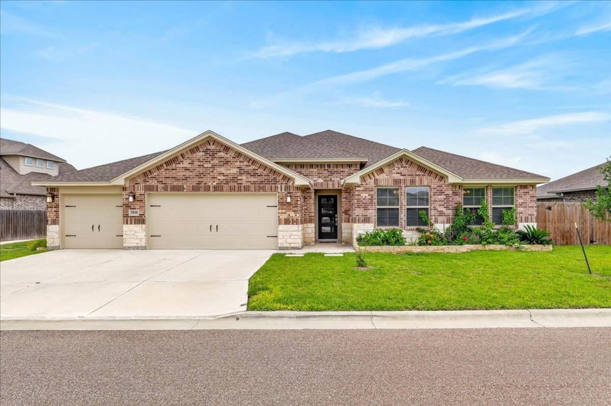 House for rent at 7938 Rancho Vista Blvd E, Corpus Christi, TX 78414