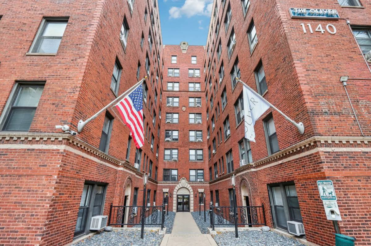 Apartment for rent at 1140 N Lasalle Dr #817, Chicago, IL 60610