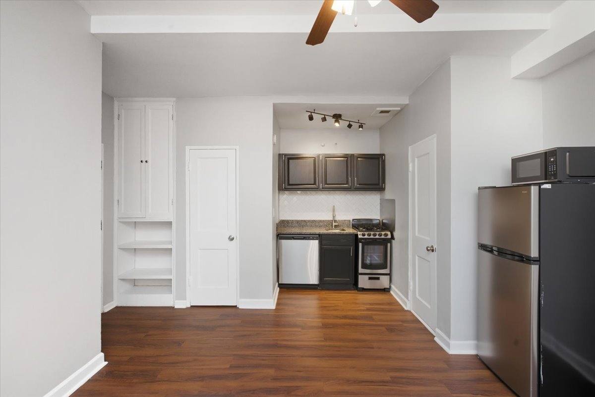 Apartment for rent at 1140 N Lasalle Dr #817, Chicago, IL 60610