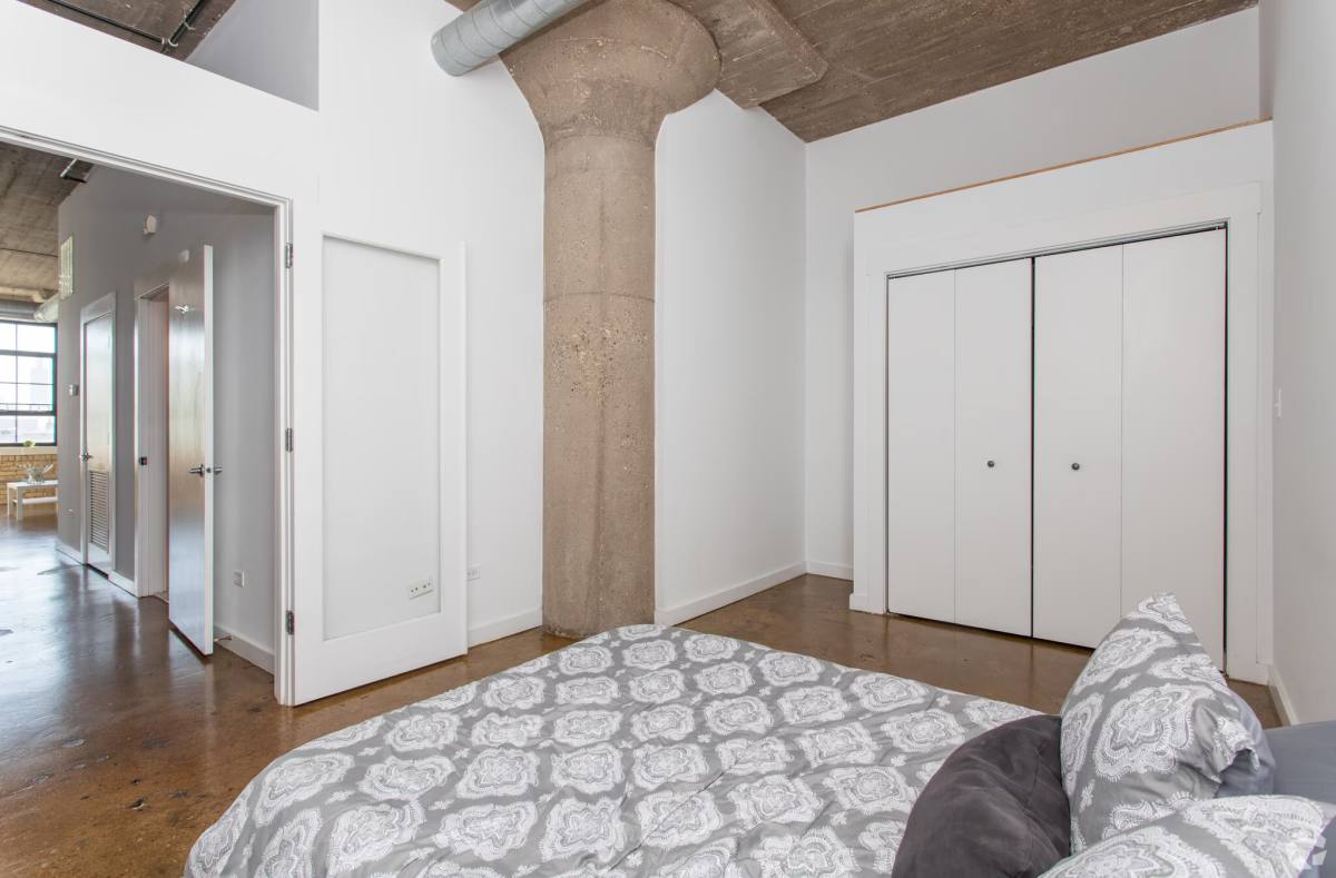 Apartment for rent at 2625 W Washington Blvd, Chicago, IL 60612