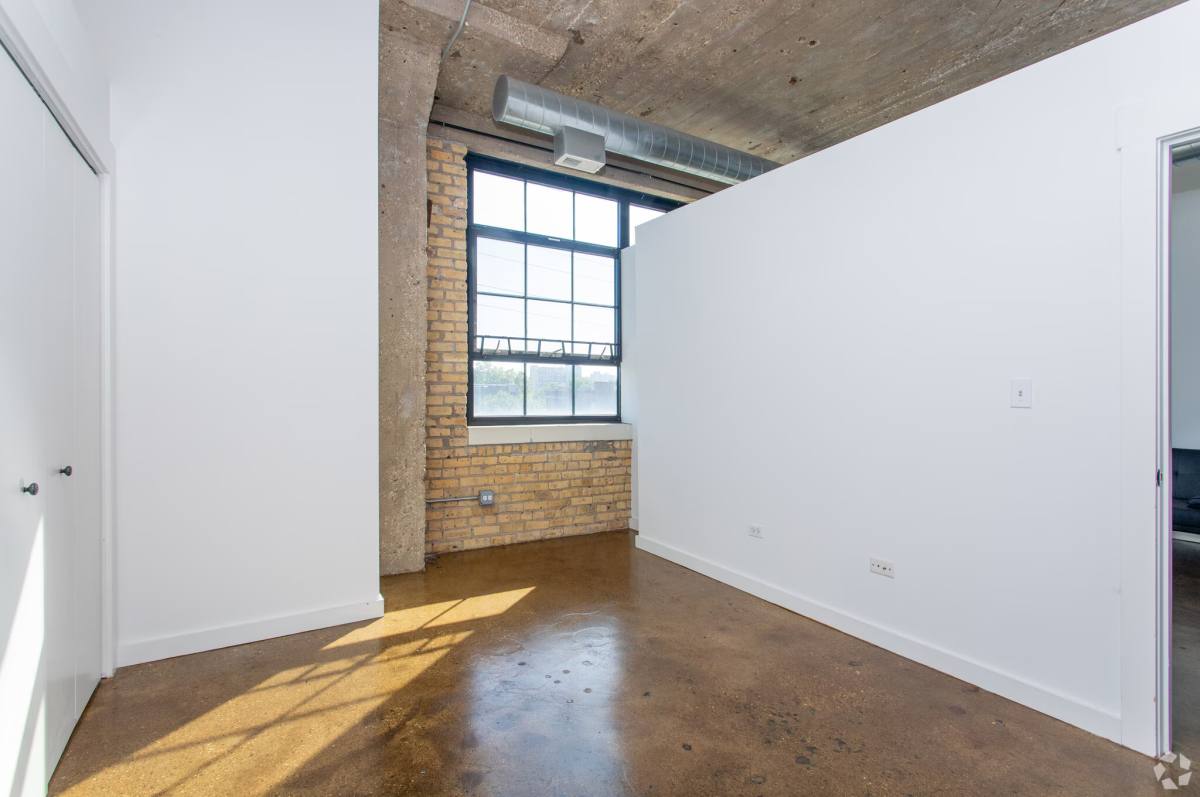 Apartment for rent at 2625 W Washington Blvd, Chicago, IL 60612