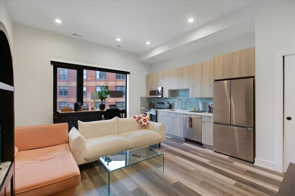 Apartment for rent at 2317 N Clark, Chicago, IL 60614