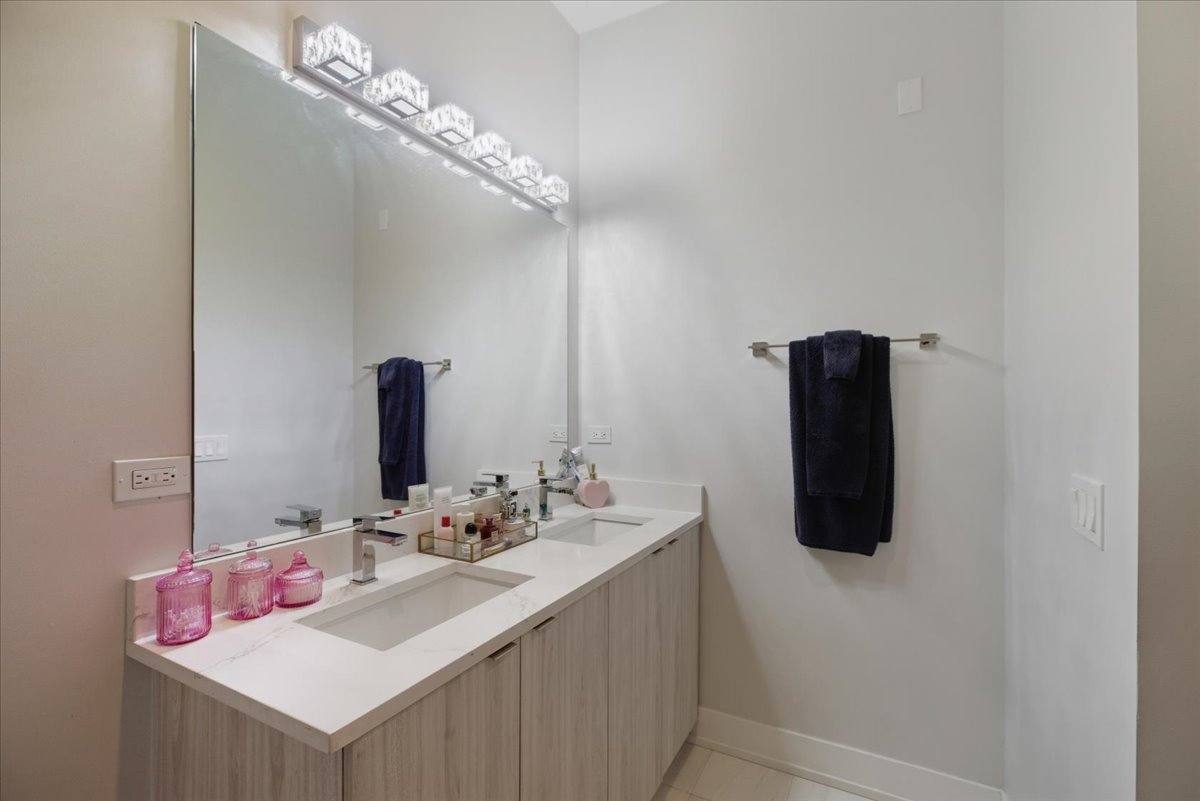 Apartment for rent at 2317 N Clark, Chicago, IL 60614