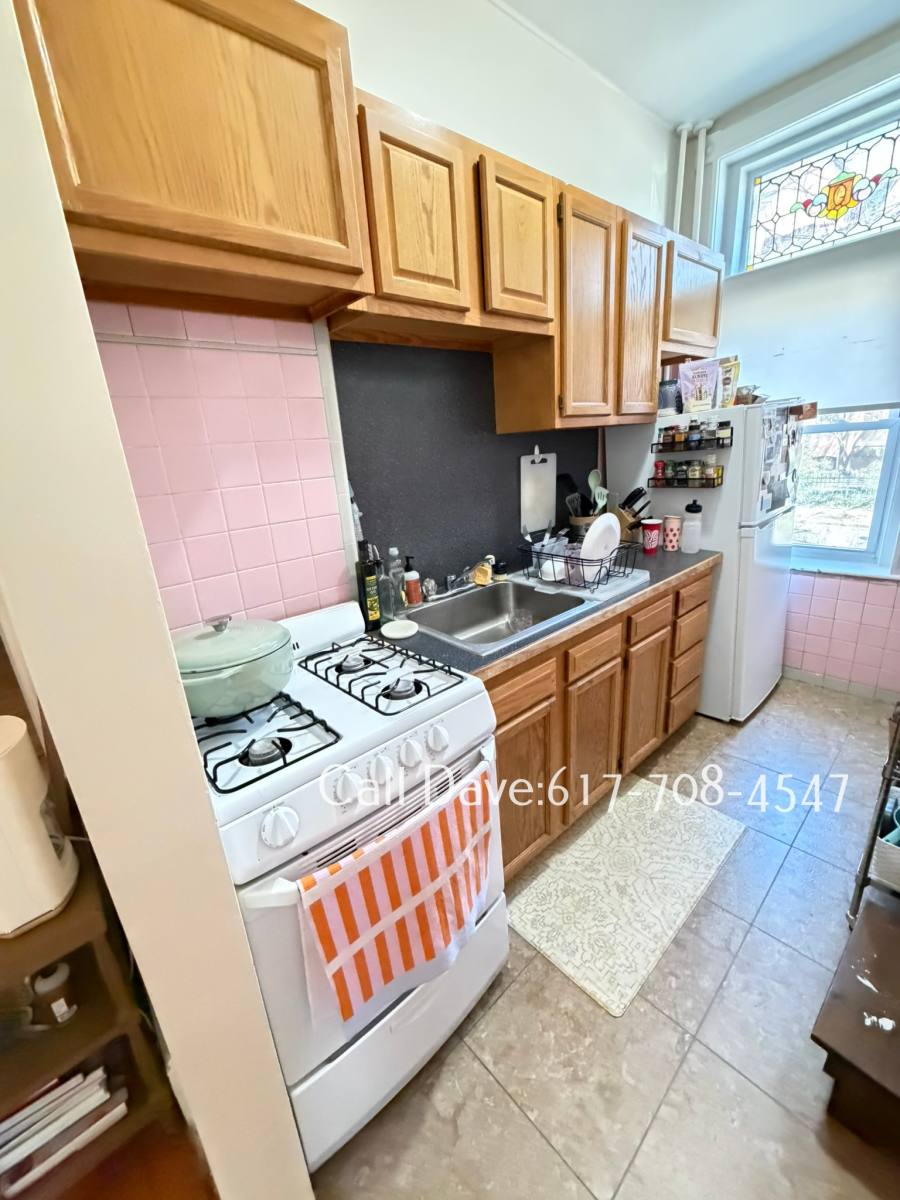 Apartment for rent at 1822 Beacon St #2, Brookline, MA 02446