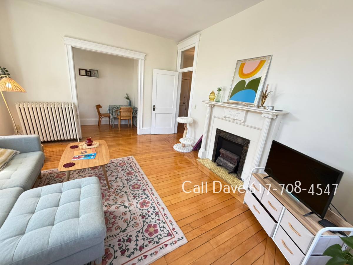 Apartment for rent at 1822 Beacon St #2, Brookline, MA 02446