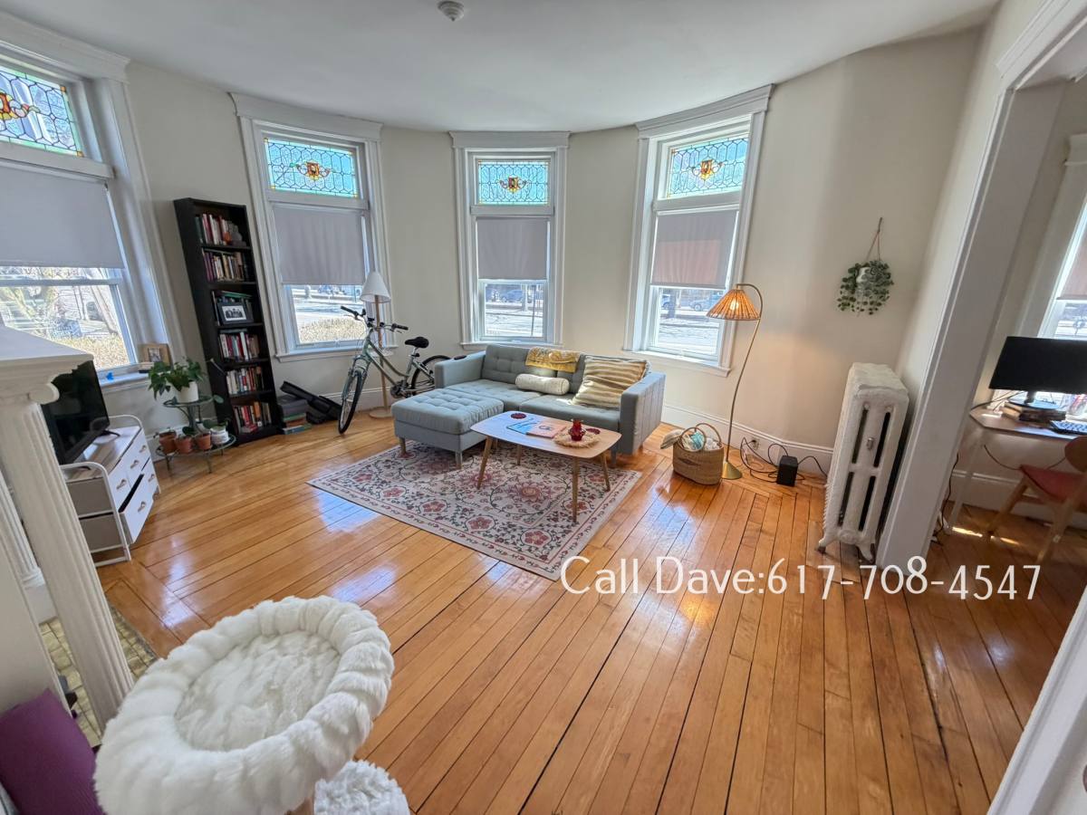 Apartment for rent at 1822 Beacon St #2, Brookline, MA 02446