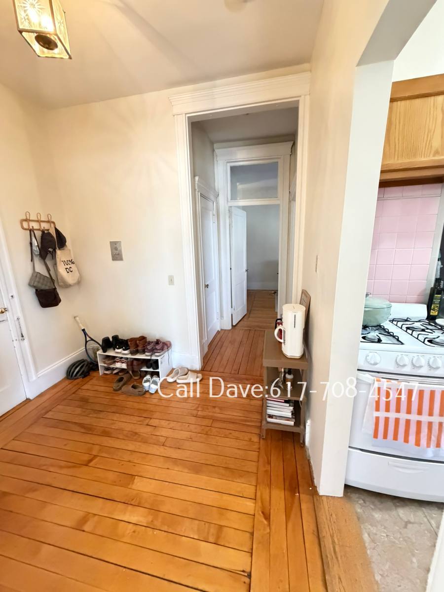 Apartment for rent at 1822 Beacon St #2, Brookline, MA 02446