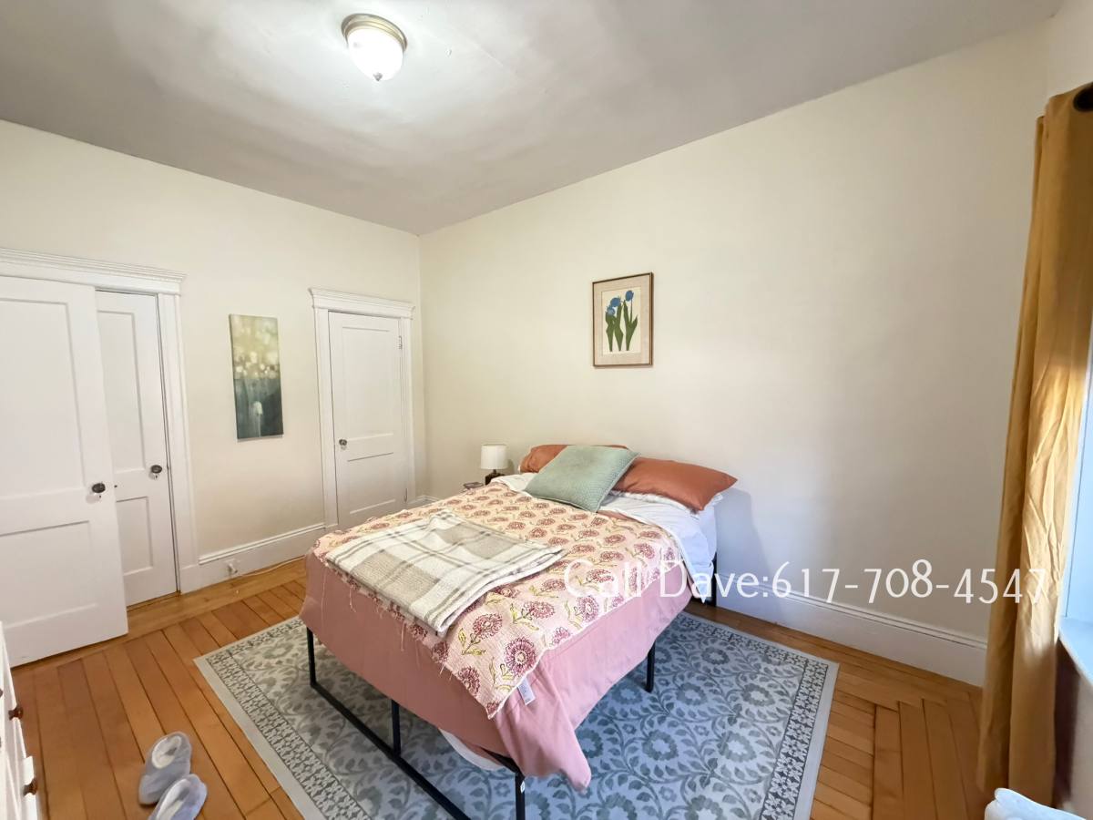Apartment for rent at 1822 Beacon St #2, Brookline, MA 02446