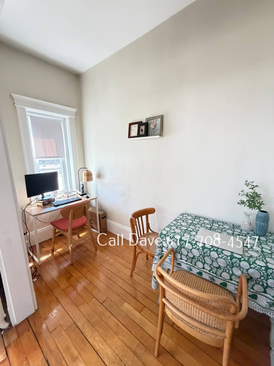 Apartment for rent at 1822 Beacon St #2, Brookline, MA 02446