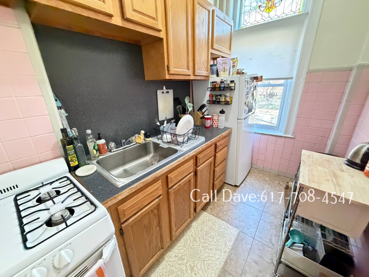 Apartment for rent at 1822 Beacon St #2, Brookline, MA 02446