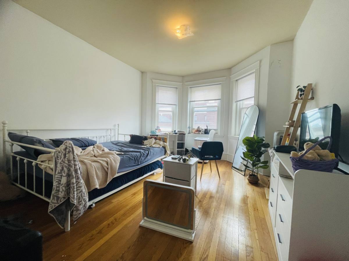 Apartment for rent at 11 Tetlow St, Boston, MA 02115