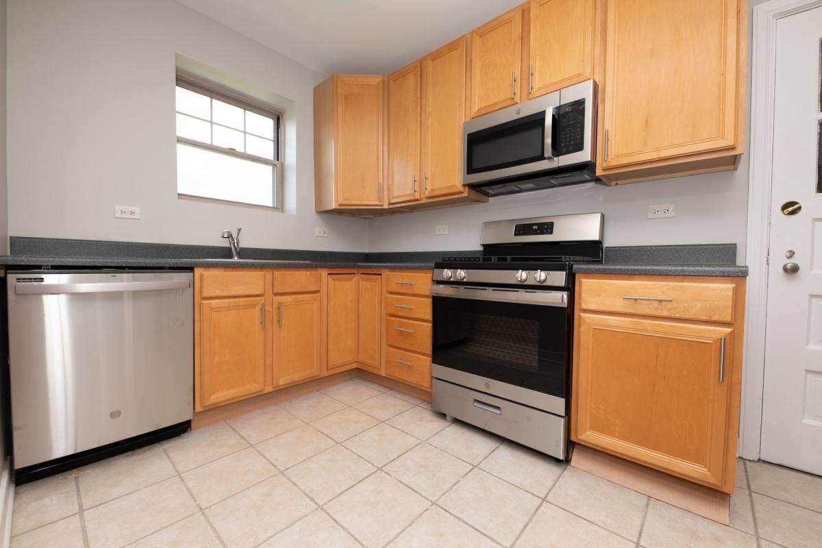 Apartment for rent at 2742 Hampton Parkway, Evanston, IL 60201