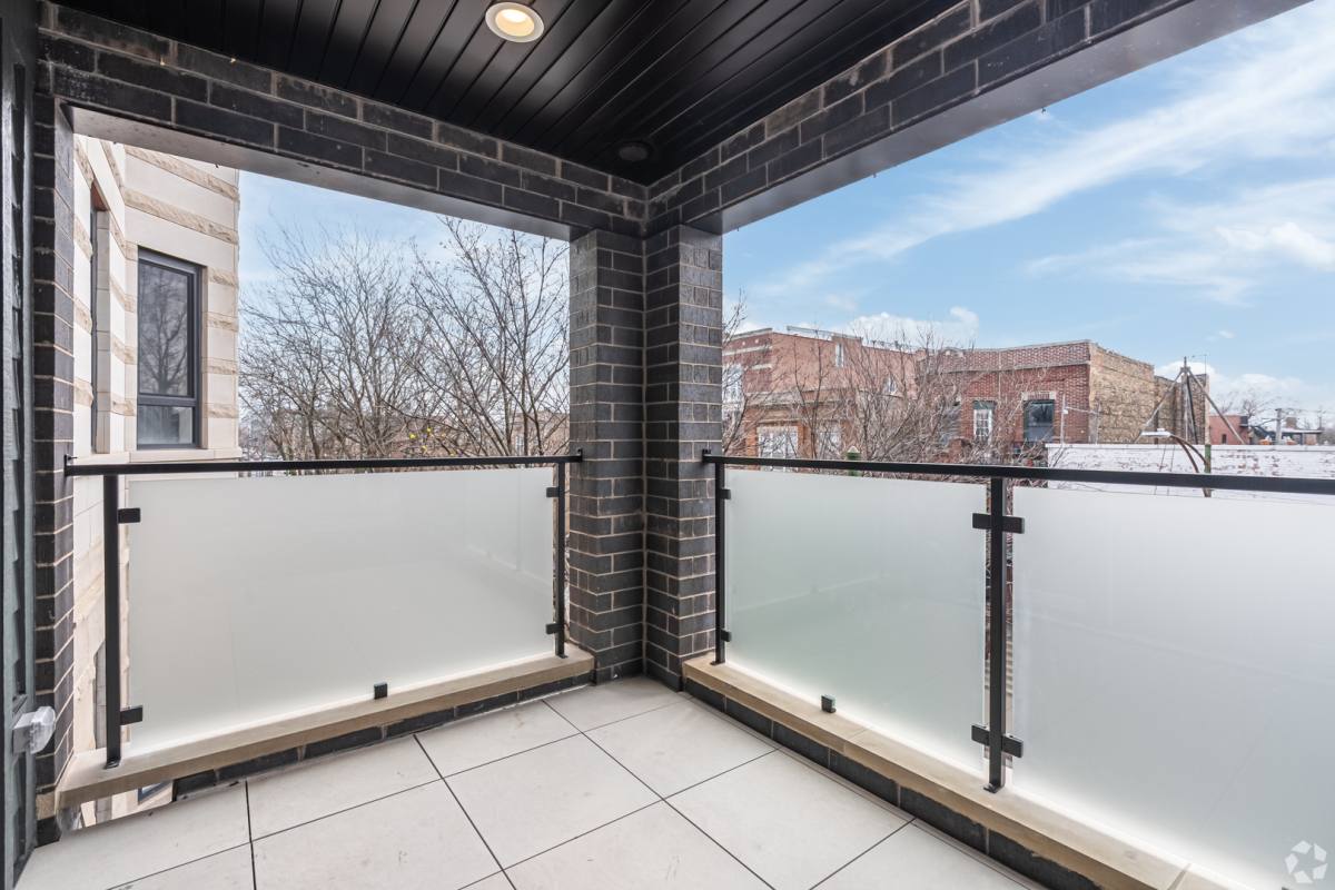 Condo for rent at 3839 N Clark St #104, Chicago, IL 60613