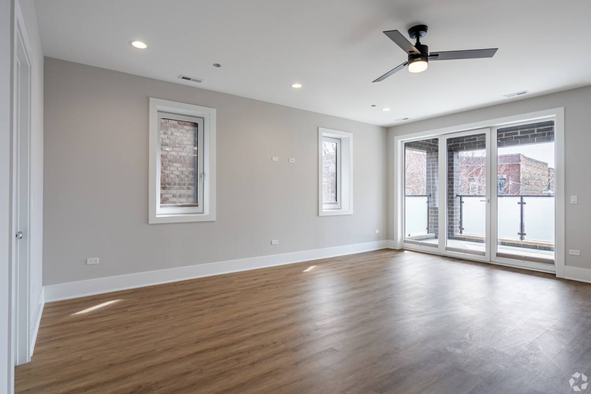 Condo for rent at 3839 N Clark St #104, Chicago, IL 60613