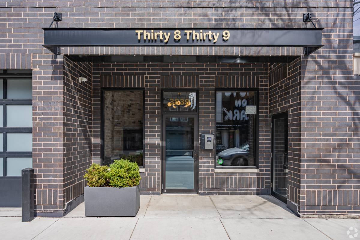 Condo for rent at 3839 N Clark St #104, Chicago, IL 60613