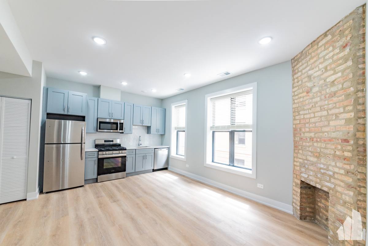 Apartment for rent at 428 W Belden Ave, Chicago, IL 60614