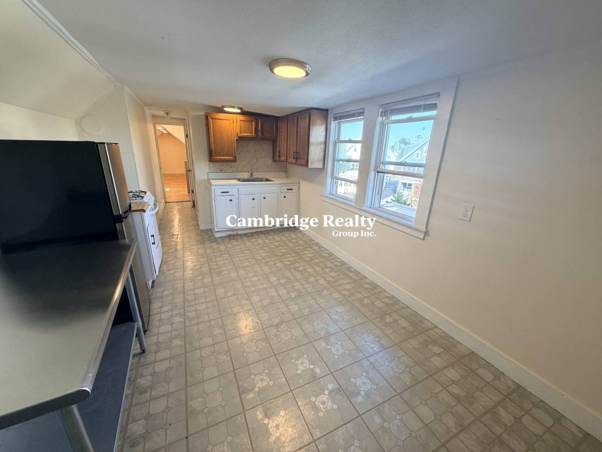 House for rent at 543 Broadway #3, Somerville, MA 02143