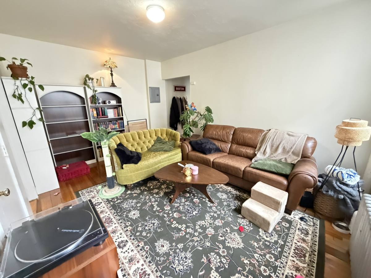 Apartment for rent at 1634 Commonwealth Ave #17, Brighton, MA 02135